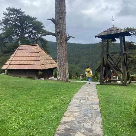 Planinska Kuca Lunjo & Vuk *