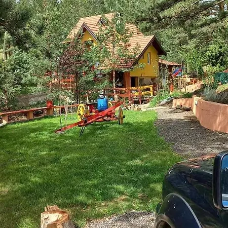 Planinska Kuca Lunjo & Vuk Vikendica *