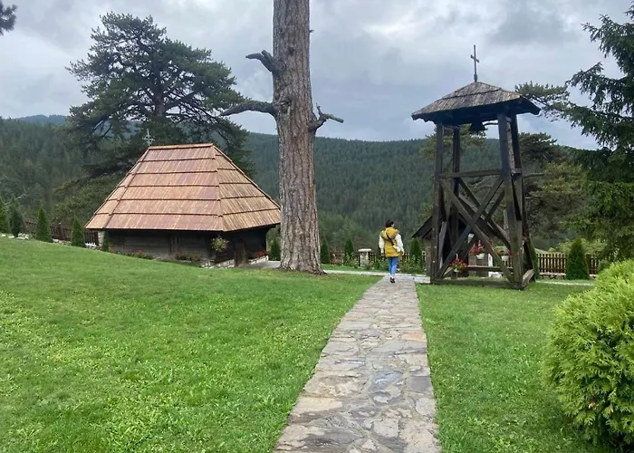 Planinska Kuca Lunjo & Vuk *