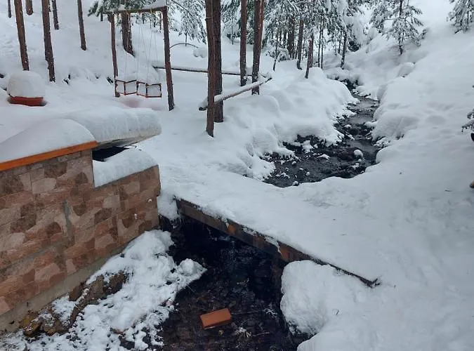 Planinska Kuca Lunjo & Vuk 즐라티보