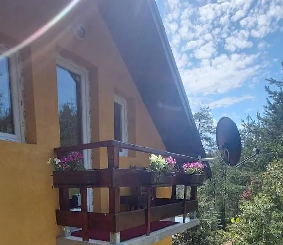 Planinska Kuca Lunjo & Vuk 펜션 *