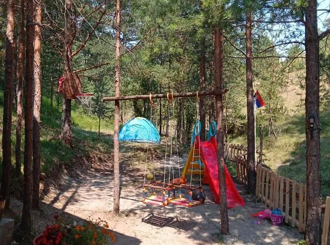 Planinska Kuca Lunjo & Vuk 펜션